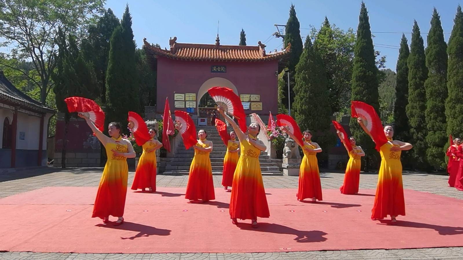 1750678812179379.jpg 1655m0mua.jpg